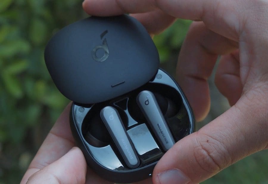which wireless earbuds last the longest